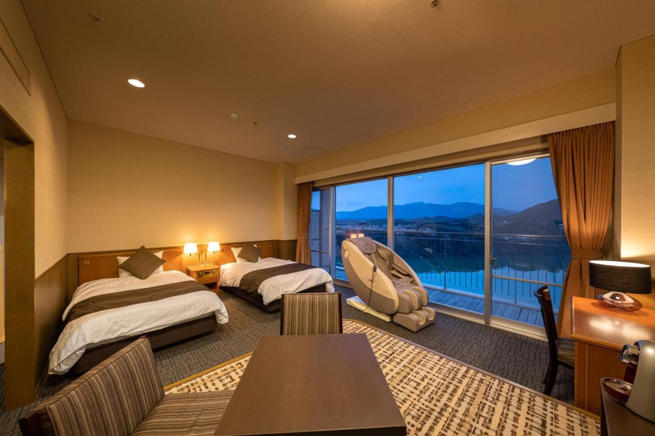 Enakyo Onsen Hotel Yuzuriha Esterno foto