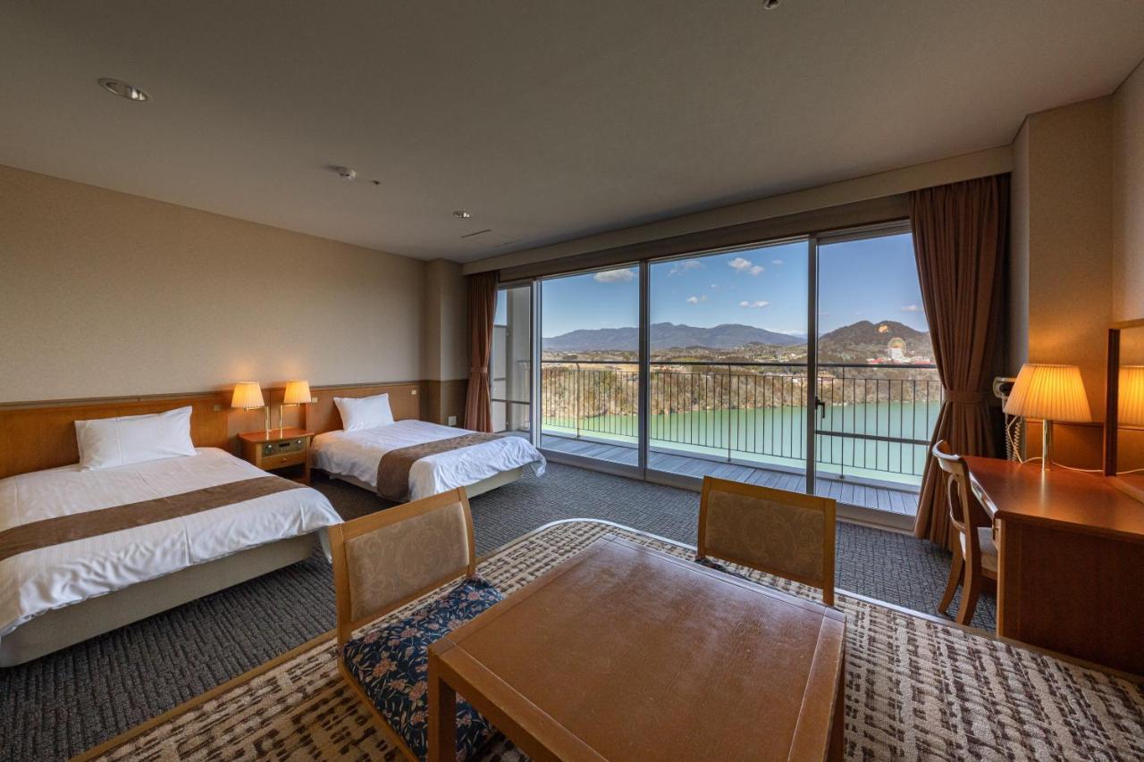 Enakyo Onsen Hotel Yuzuriha Esterno foto