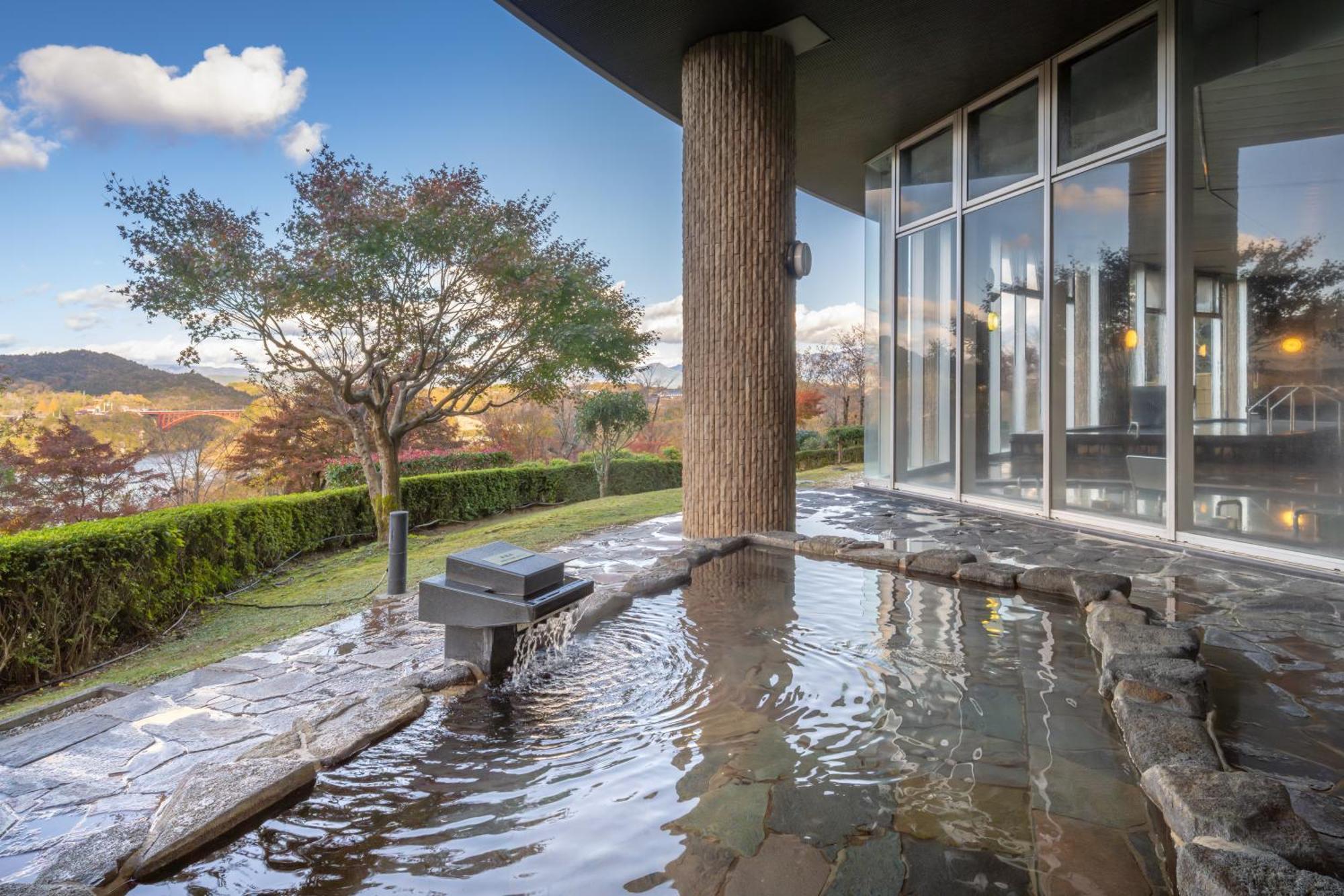 Enakyo Onsen Hotel Yuzuriha Esterno foto